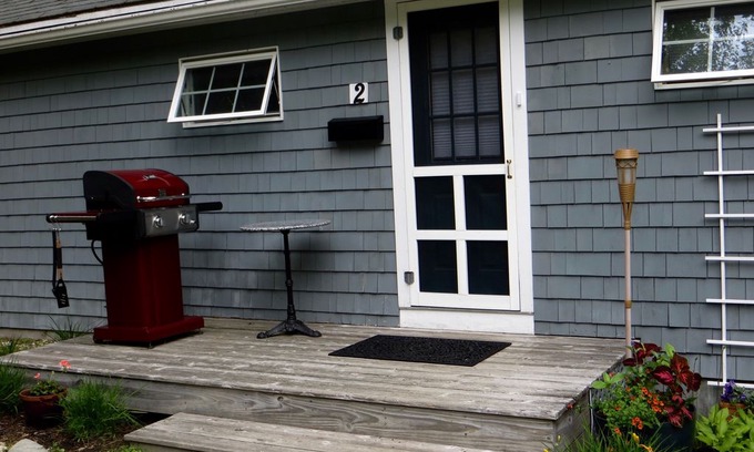Bremen Cabin | Lakeside cottage on McCurdy Pond just minutes from Damariscotta and Round Pond