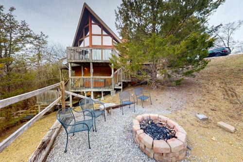 Sevierville House | Lakeside Dreams