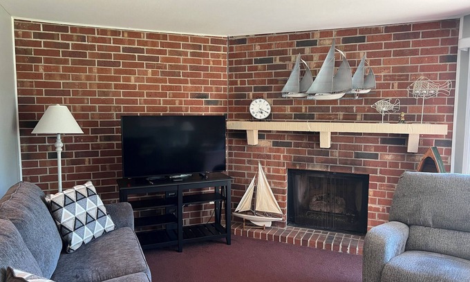 Lake Geneva Condo | Lakeside Fun~ walk to the pool and enjoy fabulous views of Lake Como!