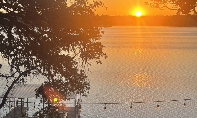 May Cabin | LakeSide Reel Paradise Brownwood big family dock for fishing/close to state park