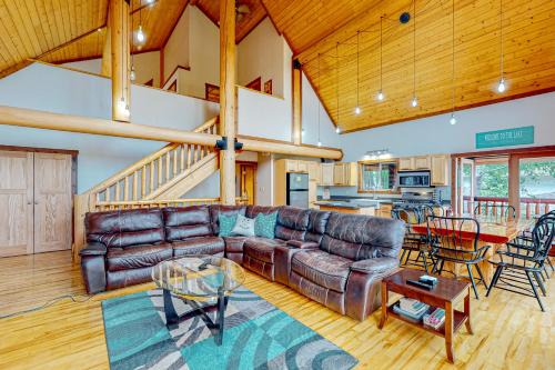 Christina Lake House | Lakeview Chalet