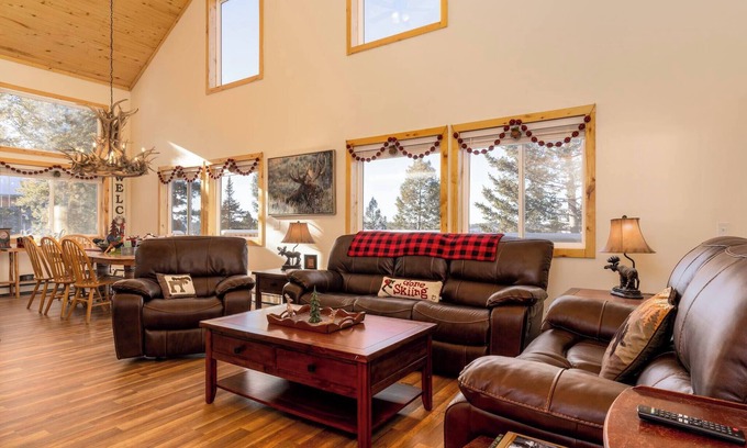 Georgetown House | Lakeview Getaway at Georgetown Lake