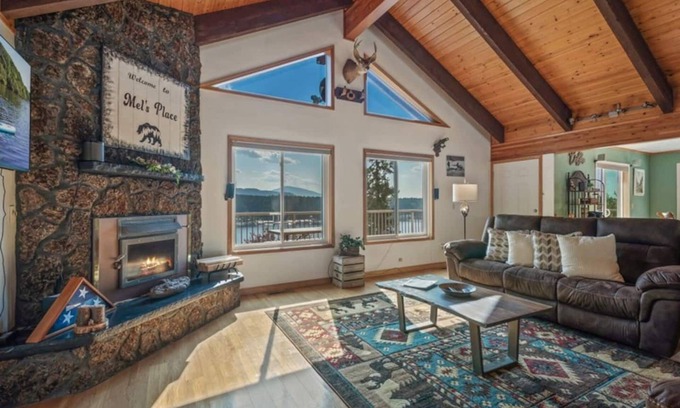 Bayview House | Lakeview Mel's Place