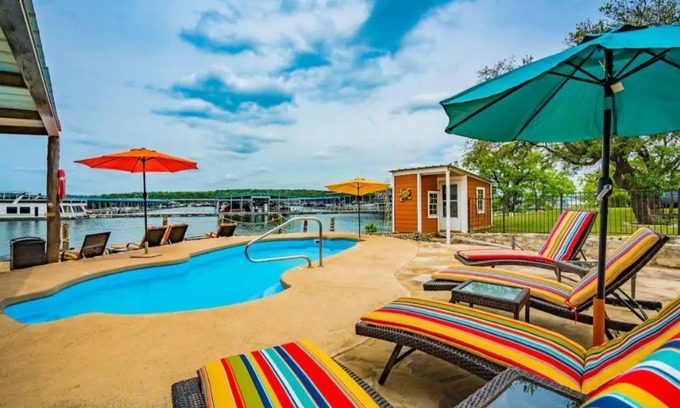Lakeway House | Lakeway oasis