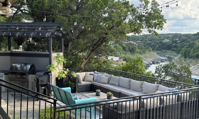 Lakeway House | Lakeway Waterfront, Lake Travis, Private Dock & Hot Tub