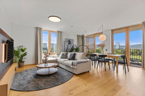 Nove Mesto Apartment | LAM Lakeside - AC - FREE PARKING