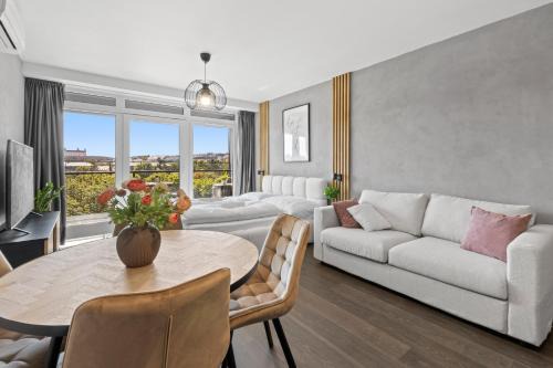 Old Town Apartment | LAM Marble Castle View - AC - Balcony