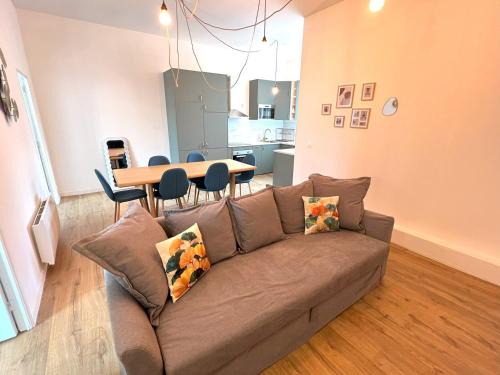Centre Apartment | LAMENNAIS GRAND - Renovated Rennes 8 pers