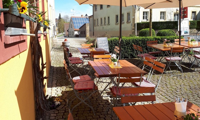 Willanzheim Hotel | Landgasthof May