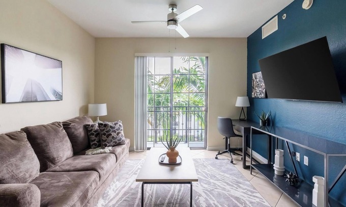Miramar Apartment | Landing | Amazing 2BD, Clubhouse, Gym