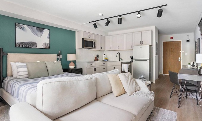 Northeast Raleigh Apartment | Landing | Amazing Studio, Gym, Pool