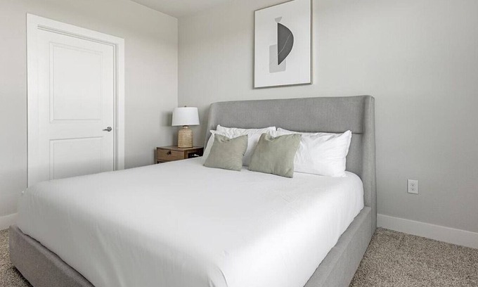 Katy Apartment | Landing at Bellrock Market Station - 1 Bedroom in Downtown Katy