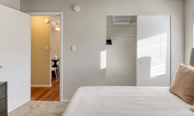 St. Petersburg - Clearwater Apartment | Landing at Gateway on 4th Apartments - 1 Bedroom in Downtown St. Petersburg