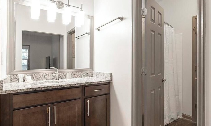 North Druid Hills Apartment | Landing at Hawthorne North Druid Hills - 2 Bedrooms in Lavista Park