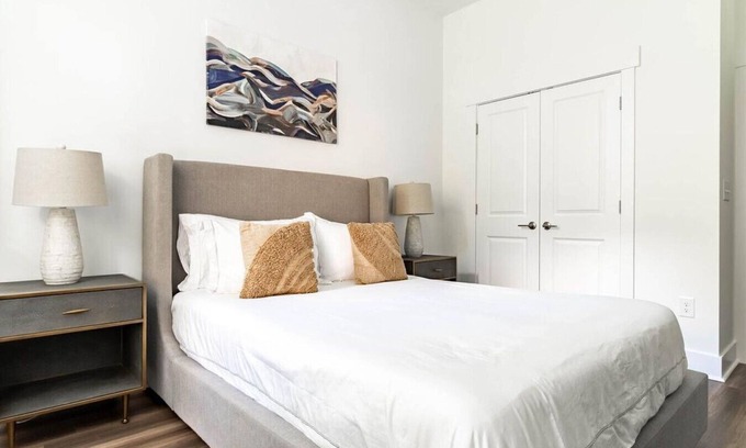 Cary Apartment | Landing at Lofts at Weston Lakeside - 2 Bedrooms in Cary