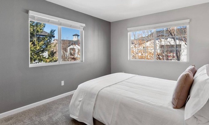 Sparks Apartment | Landing at Marina Village Apartments - 1 Bedroom in Downtown Sparks