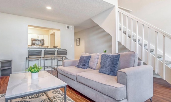 Cordova Apartment | Landing | Beautiful 2BD, Game Room, Pool