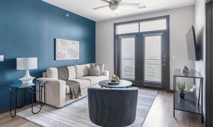 Buda Apartment | Landing | Chic 2BD in Brooks Crossing
