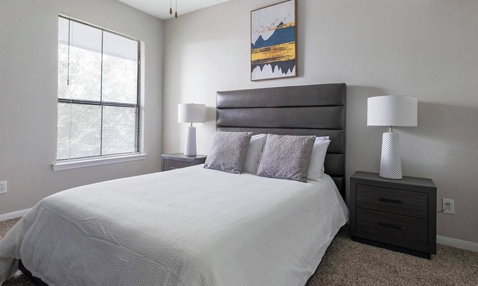 Briarforest Apartment | Landing | Incredible 1BD, Pool, Gym