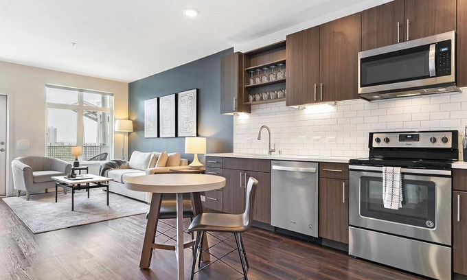 Madison Apartment | Landing | Incredible 1BD, Pool, Gym