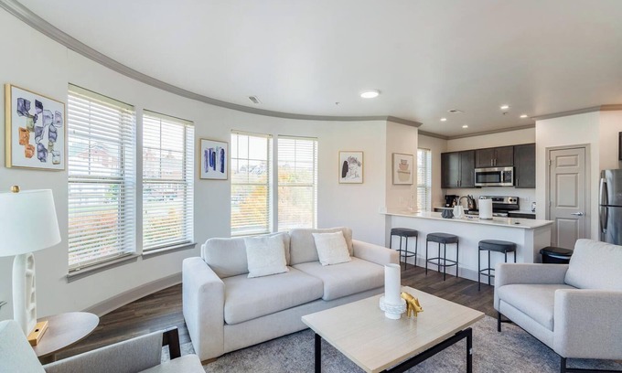 Corryville Apartment | Landing | Incredible 2BD, Gym, Clubhouse