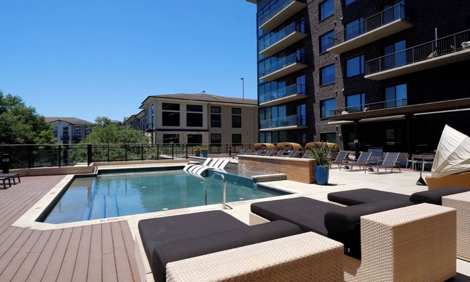 Houston Apartment | Landing | Incredible 2BD, Tennis Court, Gym