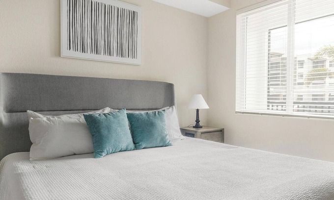 Palmetto Apartment | Landing | Modern 1BD, Clubhouse, Pool