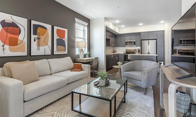 Spring Apartment | Landing | Modern 2BD, Gym, Pool