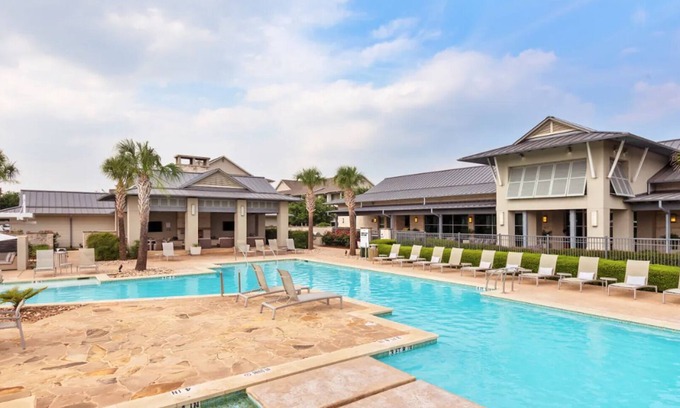 Buda Apartment | Landing | Spectacular 1BD, Clubhouse, Yoga Studio