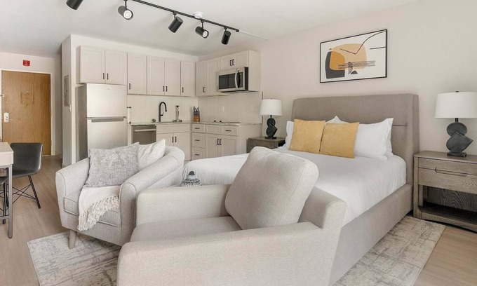 Northeast Raleigh Apartment | Landing | Spectacular Studio, Pool, Gym