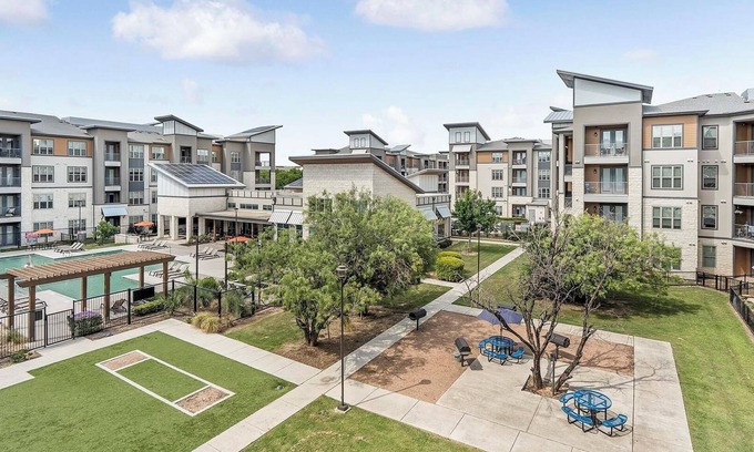 Wetmore Apartment | Landing | Spectacular 2BD, Courtyard, Pool