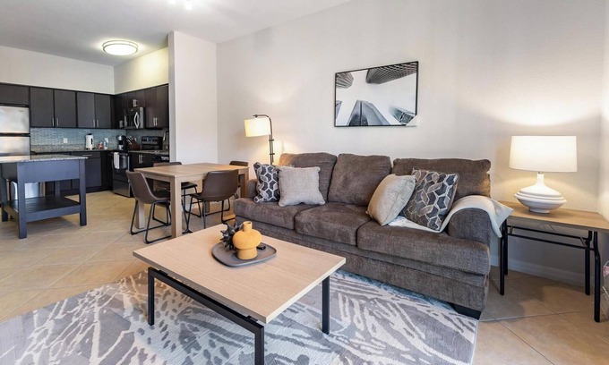 Miramar Apartment | Landing | Stunning 1BD, Gym, Clubhouse