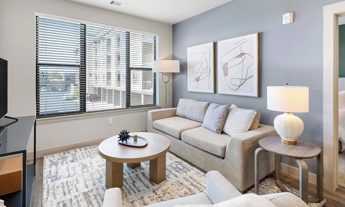 Eureka Apartment | Landing | Stunning 2BD, Pool, Clubhouse