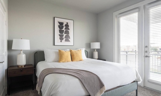 Buda Apartment | Landing | Stylish 1BD, Yoga Studio, Gym