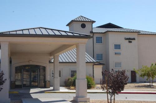 Fort Irwin Hotel | Landmark Inn Fort Irwin