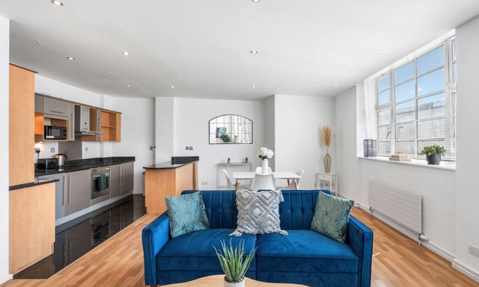 Kemptown Apartment | Lanes Noir | Central | 3Beds | Contractors