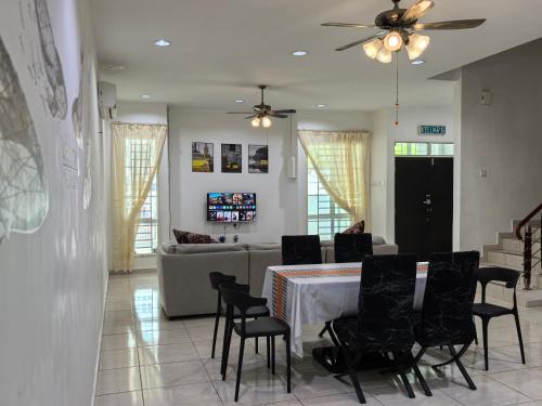 Kuah House | Langkawi A&A Homestay 13 Pax