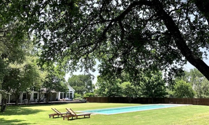 Shady Hollow House | Lap Pool, Infrared Sauna & 1+ Acre in South Austin