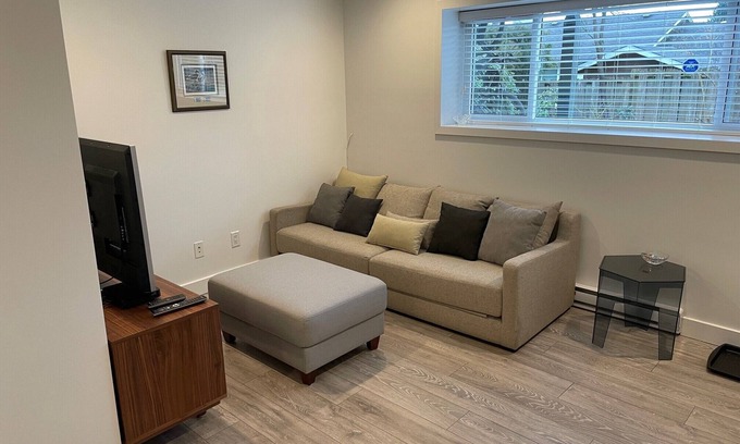 Upper Lonsdale House | Large 2 bedroom private suite