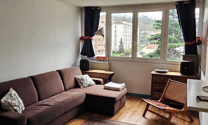 Pantin Apartment | Large 4-person apartment 10 minutes from Paris