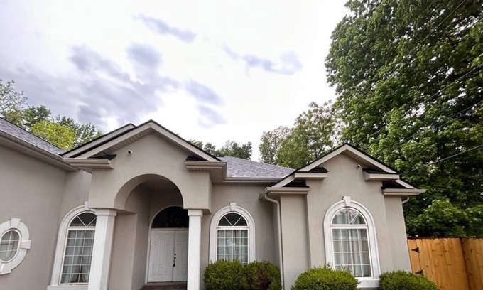 Memphis House | Large and Remodeled 7 BR in Westwood Neighborhood