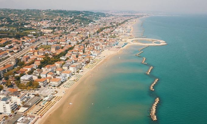 Francavilla al Mare Apartment | Large apartment in villa with outdoor spaces and parking spaces