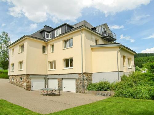 Goddelsbach Apartment | Large apartment in the beautiful Sauerland with garden, patio and sauna