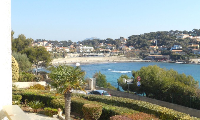 Sanary-sur-Mer Apartment | -Large BANDOL STUDIO - 2 PEOPLE PORTISSOL -View SEA VIEW -