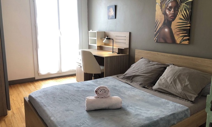 Lorient Apartment | Large bright apartment + balcony