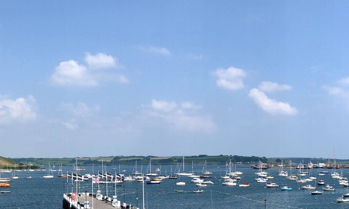 Mylor Churchtown Apartment | Large central Falmouth apartment with views. Top rated