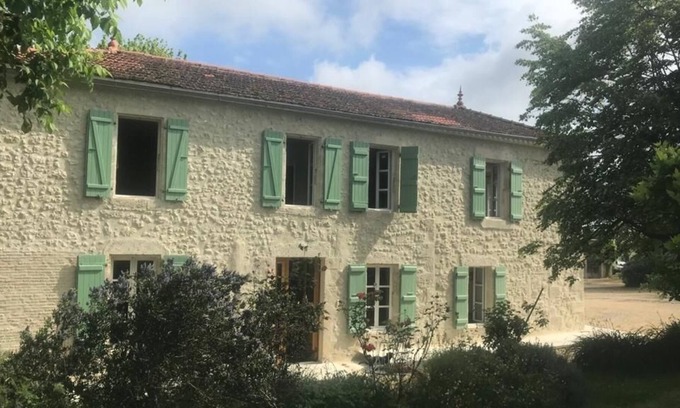 Montreal House | Large Country House 250 m2 - Heated swimming pool - private tennis court