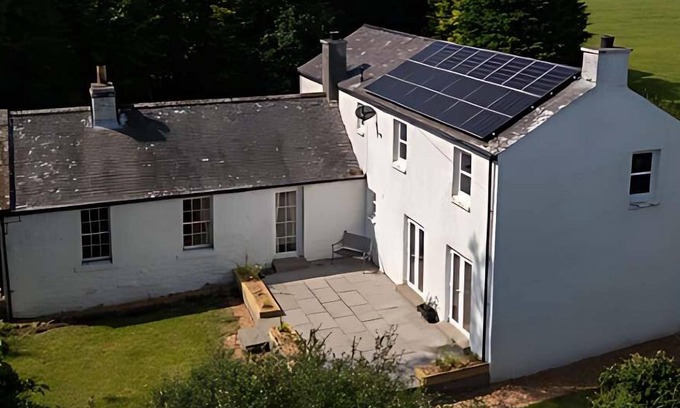 Newton Stewart House | Large country house with garden, sauna, hot tub & games room by Get Better Getaw