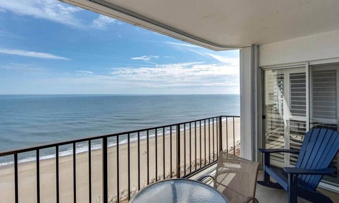 North Ocean City Condo | Large Direct Oceanfront Condo with Great Amenities