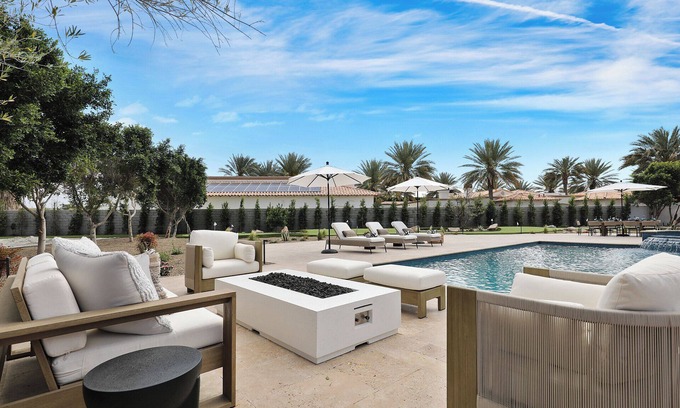 Palm Desert House | Large Estate 6bdr- all en suites/Pickleball/Volley+BasketBall/Putting/Pingpong